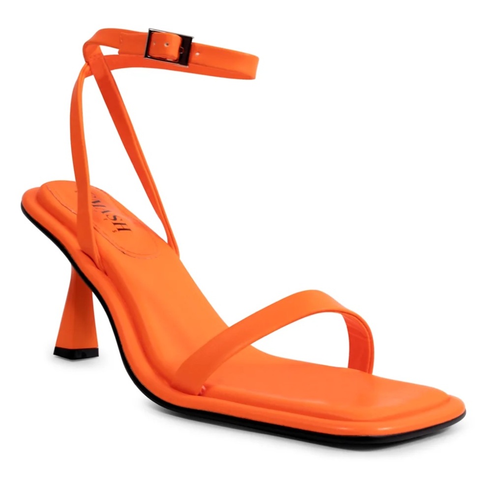 Wide width sandal